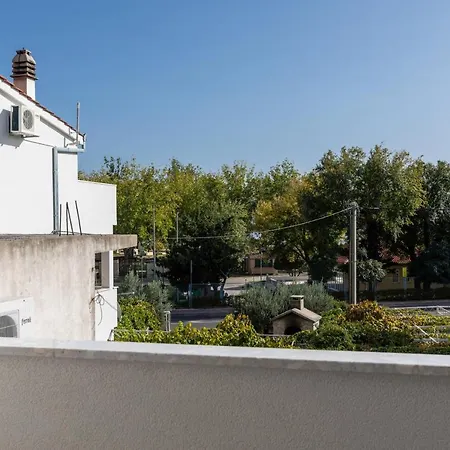 Apartments With A Parking Space Omis - 2745 Exterior foto