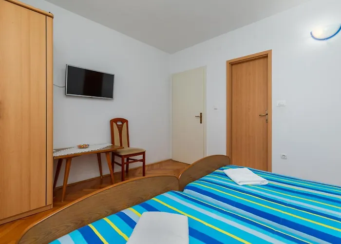 Apartments With A Parking Space Omis - 2745